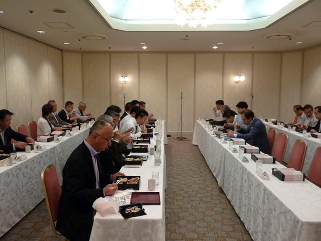 意見交換昼食会